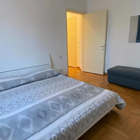 Apartment The Sunrise - Central In With Balcony *