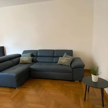 The Sunrise - Central In With Balcony