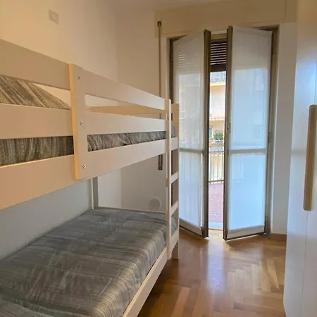 The Sunrise - Central In With Balcony Como